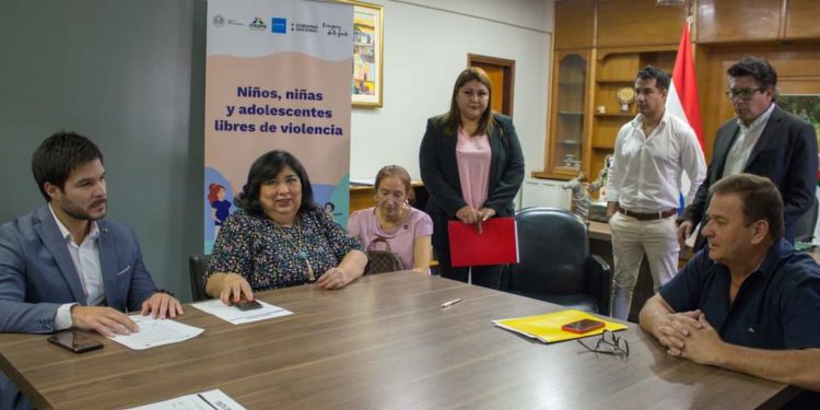 MINNA y Municipalidad de Lambaré establecieron acuerdo para instaurar espacio seguro para adolescentes en la plaza Kapi Ipery
