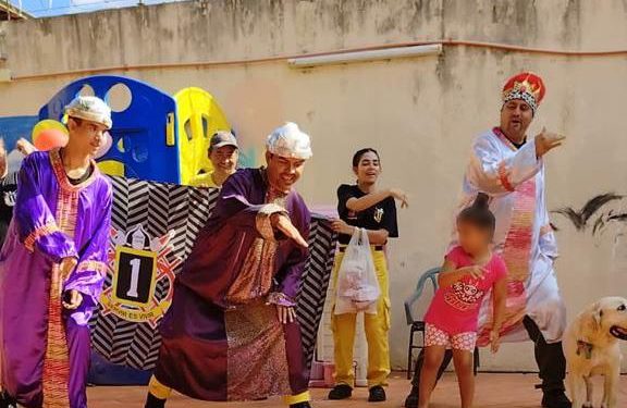 Reyes Magos llegaron a Casa del Buen Pastor con obsequios para los niños