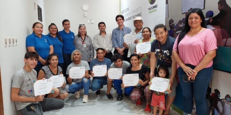 Pobladores del Bañado Tacumbú culminaron cursos de capacitaciones