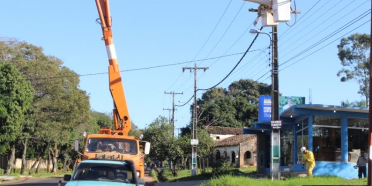 ANDE ya restableció el  90% de los suministros eléctricos afectados este sábado