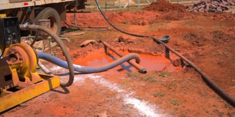 Realizan labores de abastecimiento de agua potable en Santa Rosa, Misiones Realizan labores de abastecimiento de agua potable en Santa Rosa, Misiones