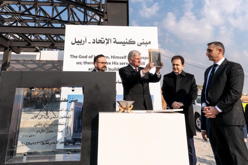 Franklin Graham visitó Irak para fundar una nueva iglesia en medio de un país que persigue a muerte a los cristianos