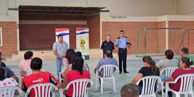 Diferentes problemáticas fueron abordadas por las autoridades de Filadelfia y los pobladores del barrio Amistad Diferentes problemáticas fueron abordadas por las autoridades de Filadelfia y los pobladores del barrio Amistad