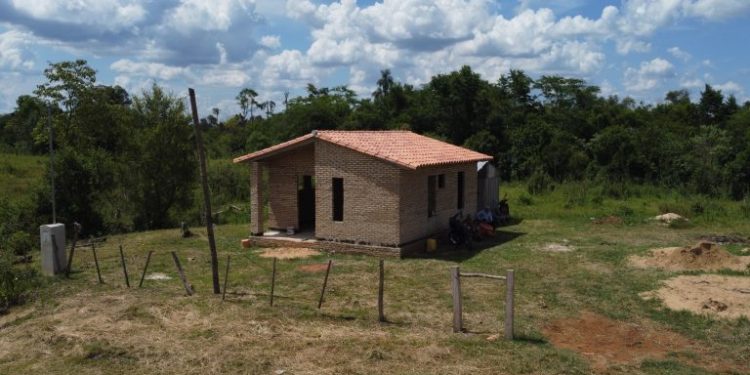 Viviendas sociales para familias de Caazapá se encuentran en plena ejecución Viviendas sociales para familias de Caazapá se encuentran en plena ejecución