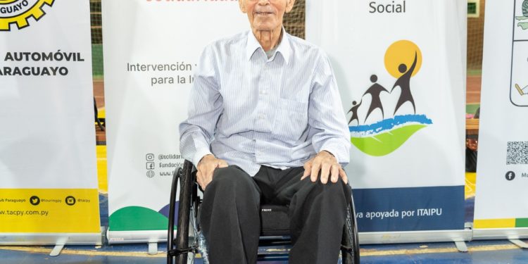 ITAIPÚ y Fundación Solidaridad entregaron sillas de ruedas y equipos de apoyo en Itapúa