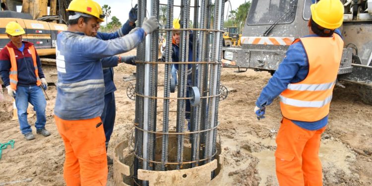 Puente de la Bioceánica avanza con la construcción de pilotes