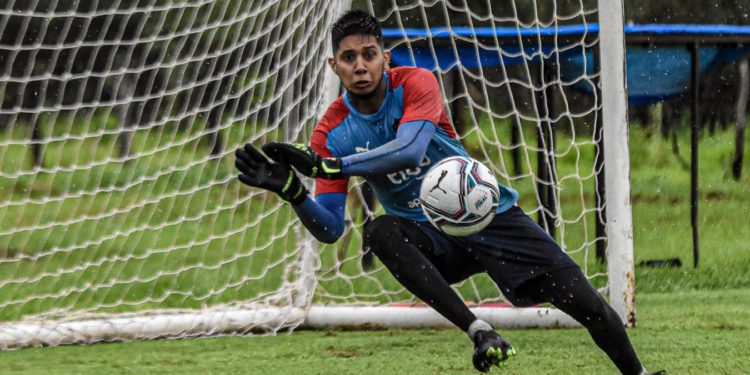 El arquero Miguel Martínez está listo para reemplazar al lesionado Jean Fernandes