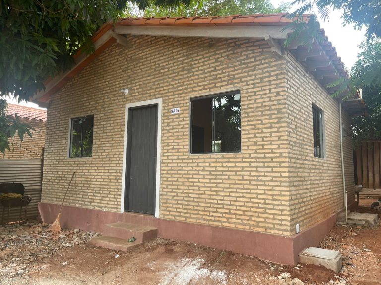 Familias de Villa Elisa en las próximas semanas recibirán viviendas renovadas Familias de Villa Elisa en las próximas semanas recibirán viviendas renovadas