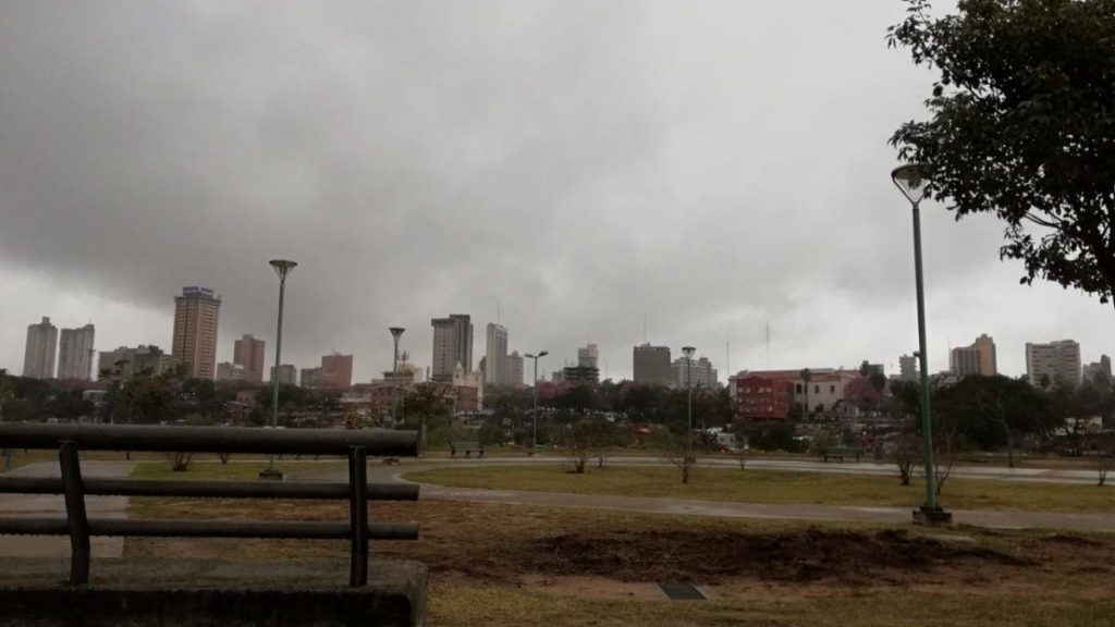 Inicio de semana laboral con clima fresco a cálido y lluvias dispersas Inicio de semana laboral con clima fresco a cálido y lluvias dispersas