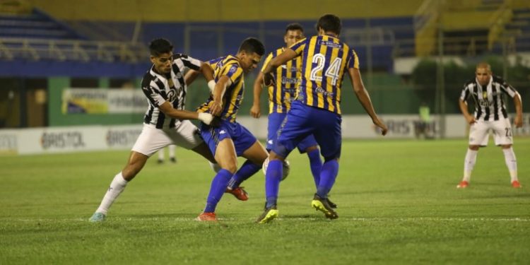 El puntero del campeonato recibe al Kure Luque en Tuyucuá