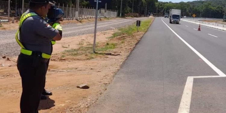 Controles de la Patrulla Caminera en zona de Pedrozo, Ypacaraí Controles de la Patrulla Caminera en zona de Pedrozo, Ypacaraí