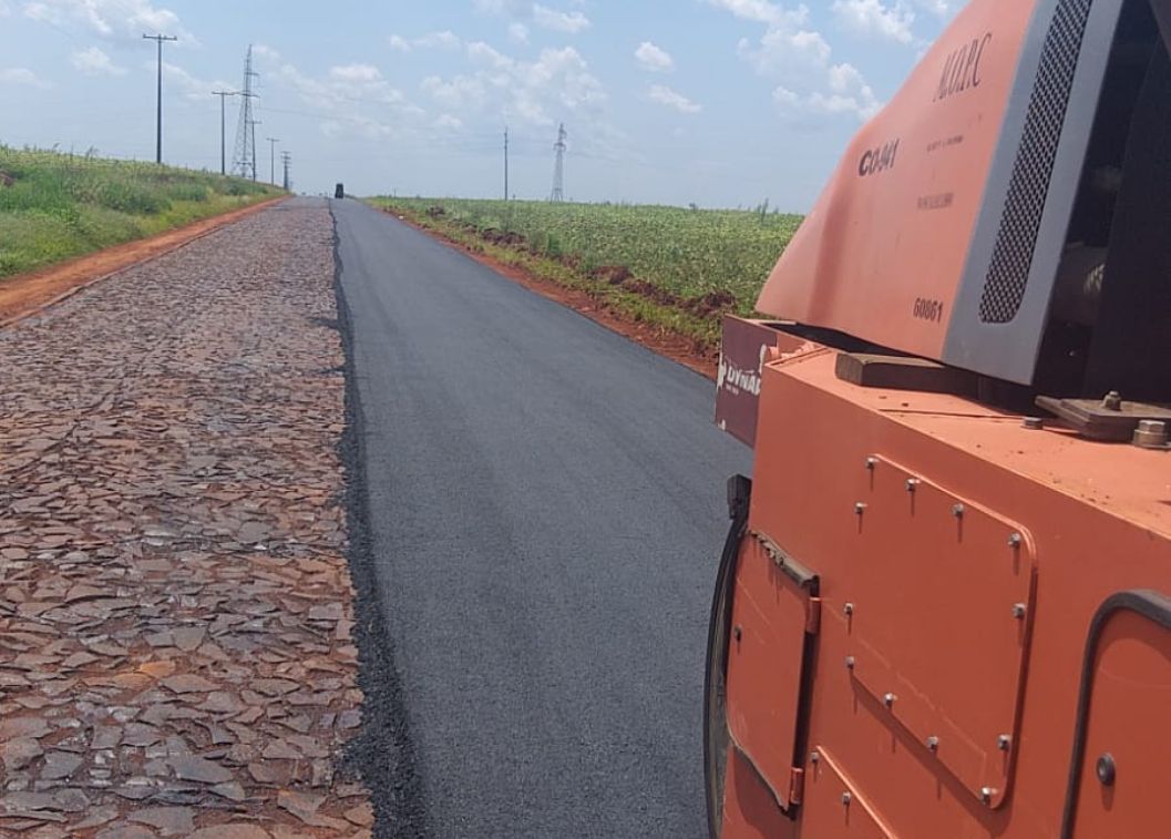 Prosiguen las tareas de mejoramiento vial y asistencia con agua potable en el Chaco