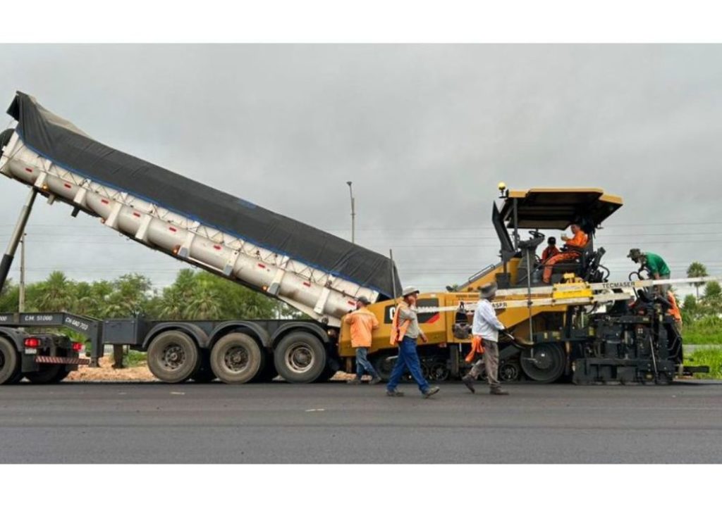 Ruta PY09: ejecutan capa inferior de concreto asfáltico en la zona de Pozo Colorado