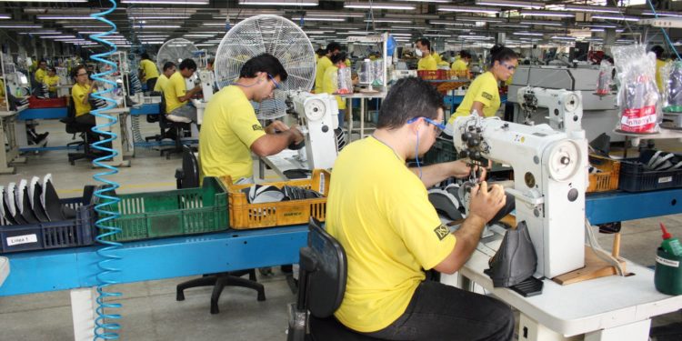 Febrero cerró con cifra récord de exportación de maquila Febrero cerró con cifra récord de exportación de maquila