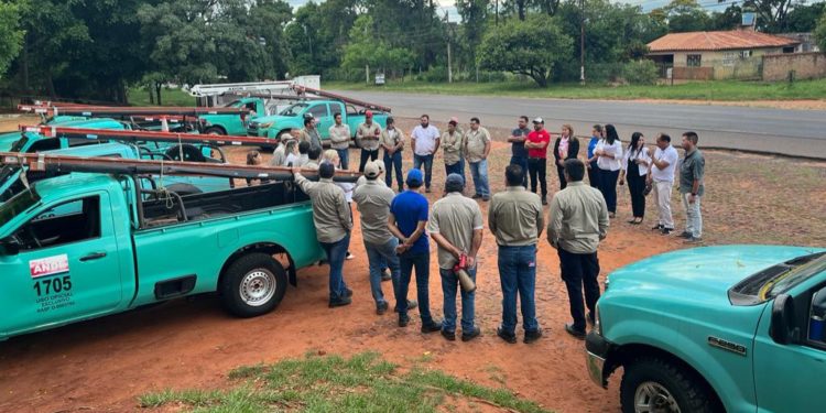 ANDE realizó reparación de alumbrados públicos e instalación de nuevos transformadores