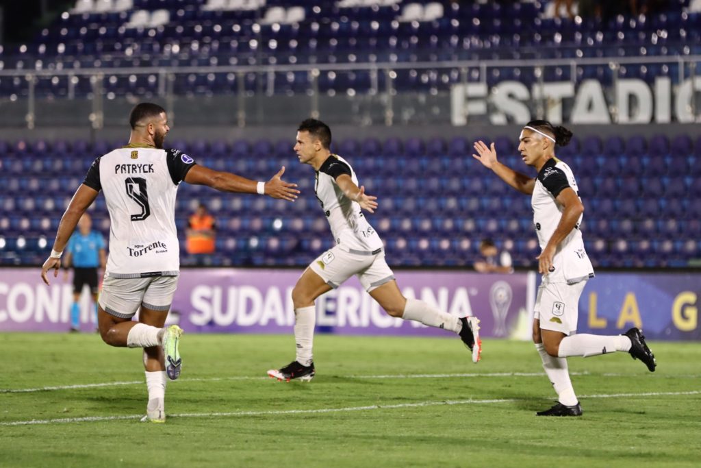 En tanda de penales, Tacuary se metió a la fase de grupos de la Sudamericana