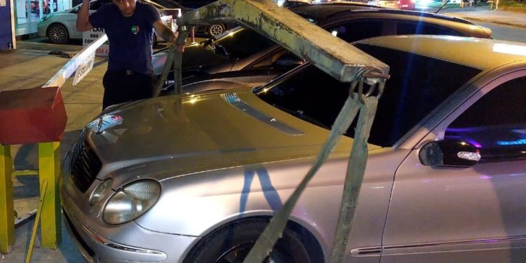 PMT retiró vehículos mal estacionados en zona Carmelitas PMT retiró vehículos mal estacionados en zona Carmelitas
