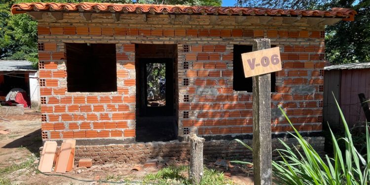 Familias de escasos recursos de Ñemby pronto accederán a viviendas dignas