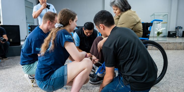 Fundación Jesús Responde al Mundo Hoy hizo entrega de sillas de ruedas