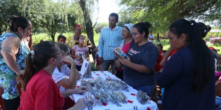 Agasajaron a mujeres de la Villa Boquerón mediante charlas y obsequios