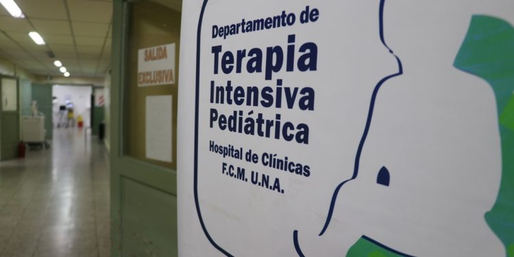 Chikungunya: casi todas las camas de terapia intensiva de Clínicas están ocupadas por niños Chikungunya: casi todas las camas de terapia intensiva de Clínicas están ocupadas por niños