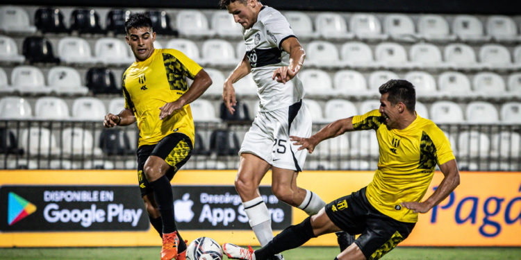 ¡Noche de buen fútbol! Olimpia recibe a Guaraní en otra edición del clásico más añejo