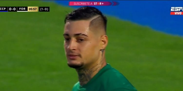 ¡Espectacular! La intervención de Jean Fernandes en el inicio del encuentro