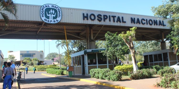 Mujer da a luz en el piso y médicos alegan una mala evaluación y escases de personal Mujer da a luz en el piso y médicos alegan una mala evaluación y escases de personal