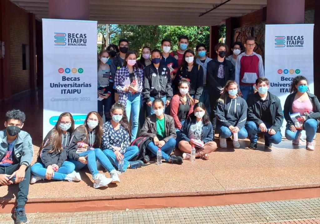 Más de 8.000 postulantes rinden hoy con ansias de obtener una de las 2500 Becas que ofrece ITAIPU.