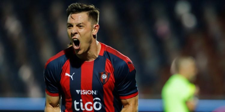 Diego Churín muy cerca de igualar un récord de goles en Cerro Porteño