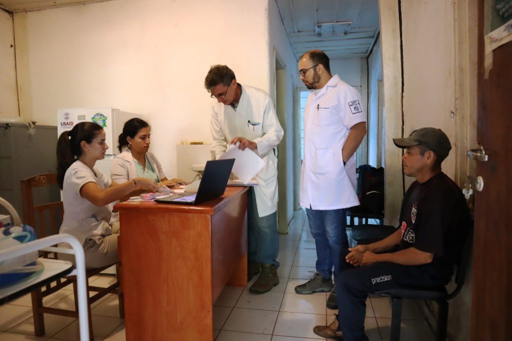 Especialistas asisten a comunidad indígena de Yby Pytá, Canindeyú