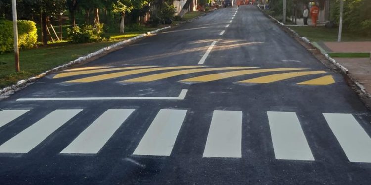 Exhortan al MOPC a retirar lomadas que no cumplen con disposiciones legales vigentes