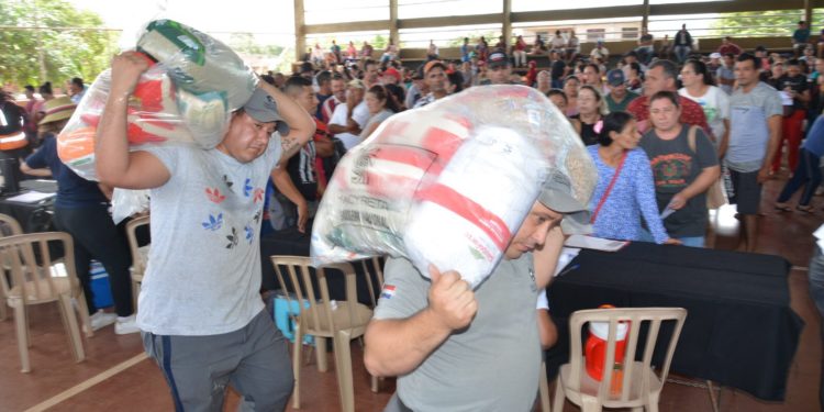 Gobierno asistió con kits de víveres a más de 4.000 familias de Misiones