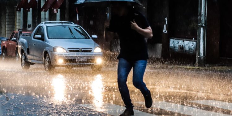 Cálido a caluroso y probabilidad de chaparrones en varios puntos del país