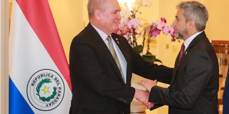 Ejecutivo emite decreto para el nombramiento de Emiliano Rolón como fiscal general Ejecutivo emite decreto para el nombramiento de Emiliano Rolón como fiscal general