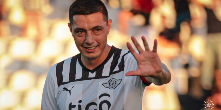 Tacuara ingresó en la lista de futbolistas que le convirtieron cuatro goles a Cerro Porteño Tacuara ingresó en la lista de futbolistas que le convirtieron cuatro goles a Cerro Porteño