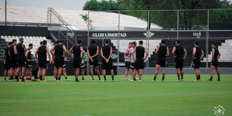 Daniel Garnero dio a conocer la lista de concentrados para el debut en la Libertadores