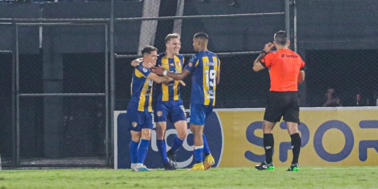 ¡Triunfazo! Sportivo Luqueño derrotó a Olimpia en Sajonia ¡Triunfazo! Sportivo Luqueño derrotó a Olimpia en Sajonia