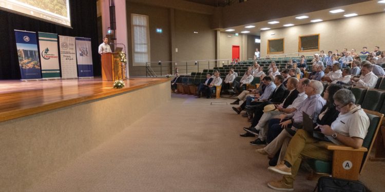 Cooperativa Chortitzer organizó nuevamente foro económico con la presencia de importantes autoridades