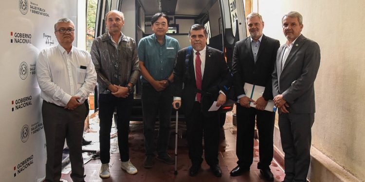 Instituto Nacional del Cáncer recibe nueva ambulancia con soporte vital avanzado