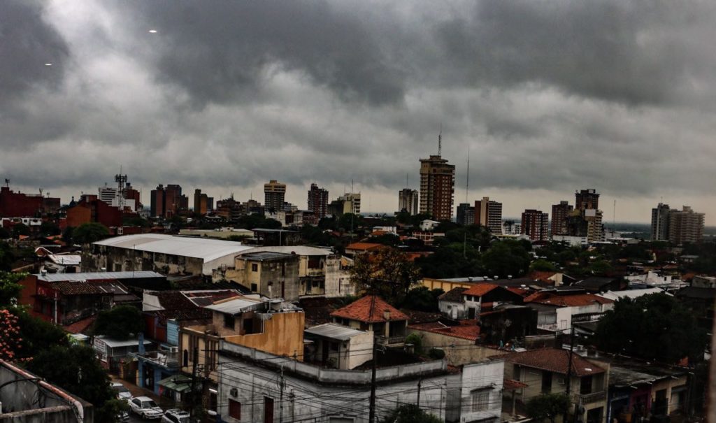 Anuncian jornada lluviosa con tormentas electricas e ingreso de frente frío