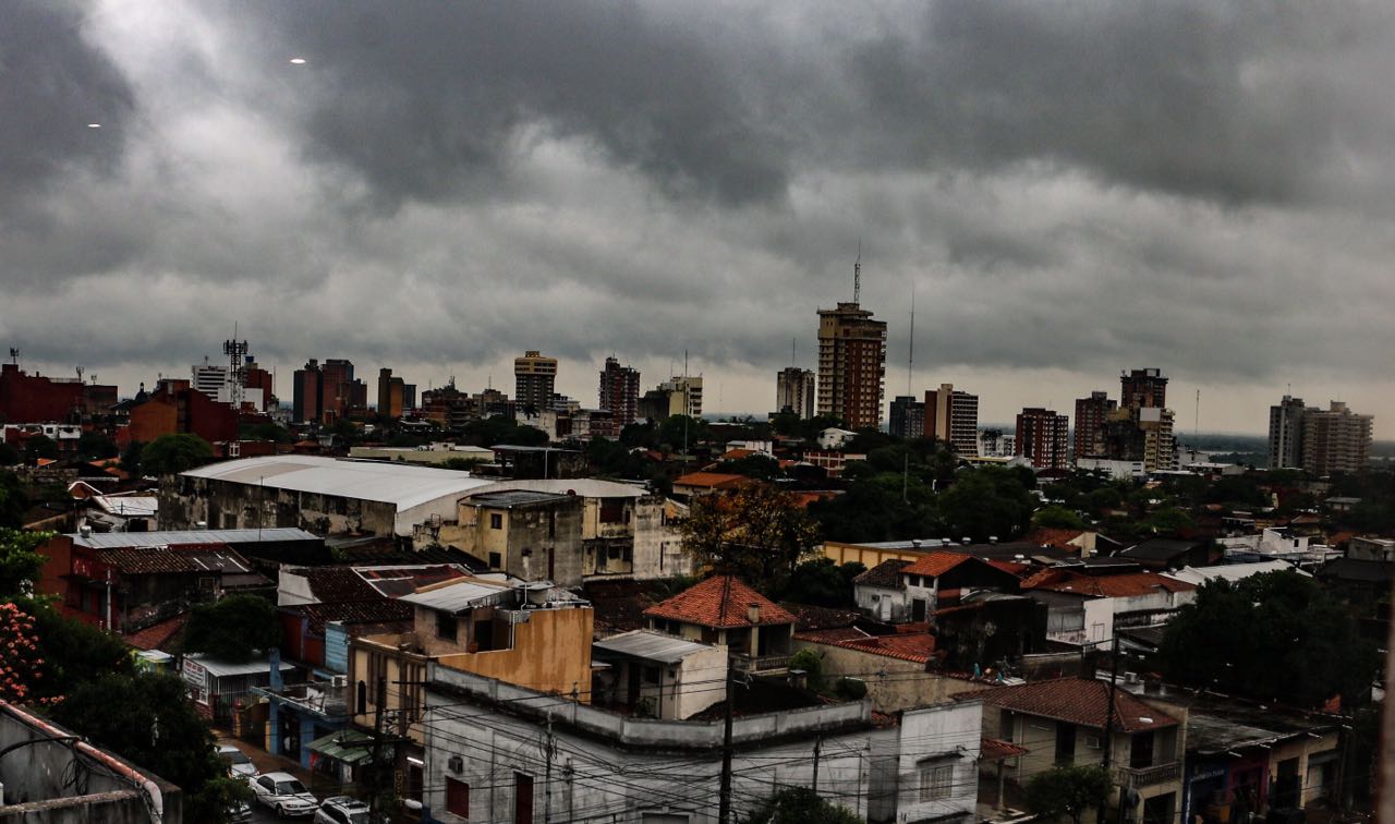 Anuncian jornada lluviosa con tormentas electricas e ingreso de frente frío