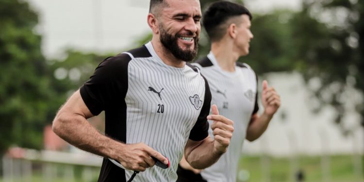 ¡Un demonio está de vuelta! Antonio Bareiro regresó a los entrenamiento en el Gumarelo