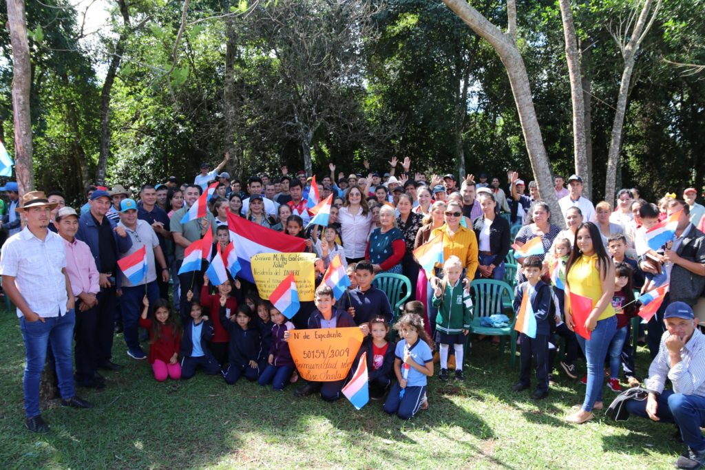 Luego de 32 años de asentamiento en colonia del Indert familias de Repatriación reciben primeros títulos de propiedad Luego de 32 años de asentamiento en colonia del Indert familias de Repatriación reciben primeros títulos de propiedad