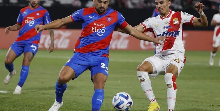 ¡Una baja importante! Juan Patiño no jugará ante Palmeiras