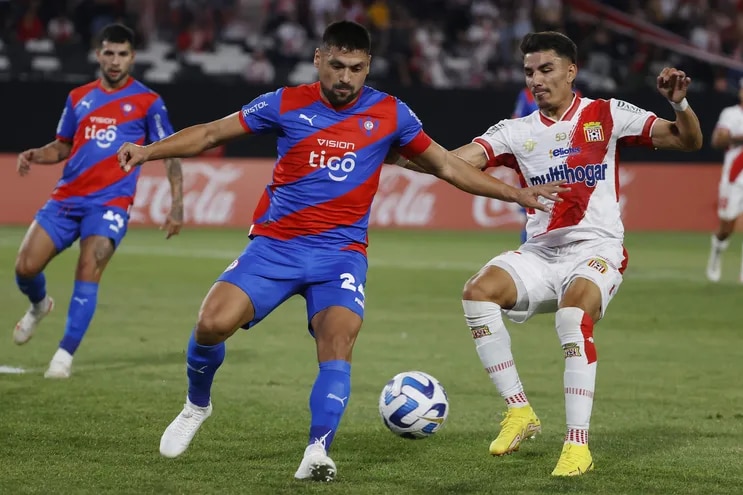 ¡Una baja importante! Juan Patiño no jugará ante Palmeiras