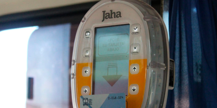 Iniciativa parlamentaria busca establecer boleto estudiantil para universitarios