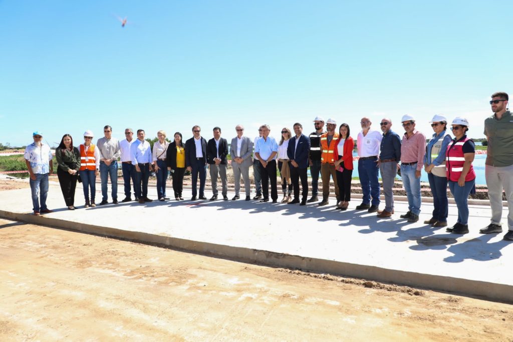 Gobierno anuncia proyectos de puente internacional y parque industrial en Pilar