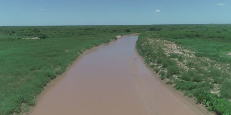 Tras alcanzar su pico, el río Pilcomayo vuelve a bajar en Pozo Hondo