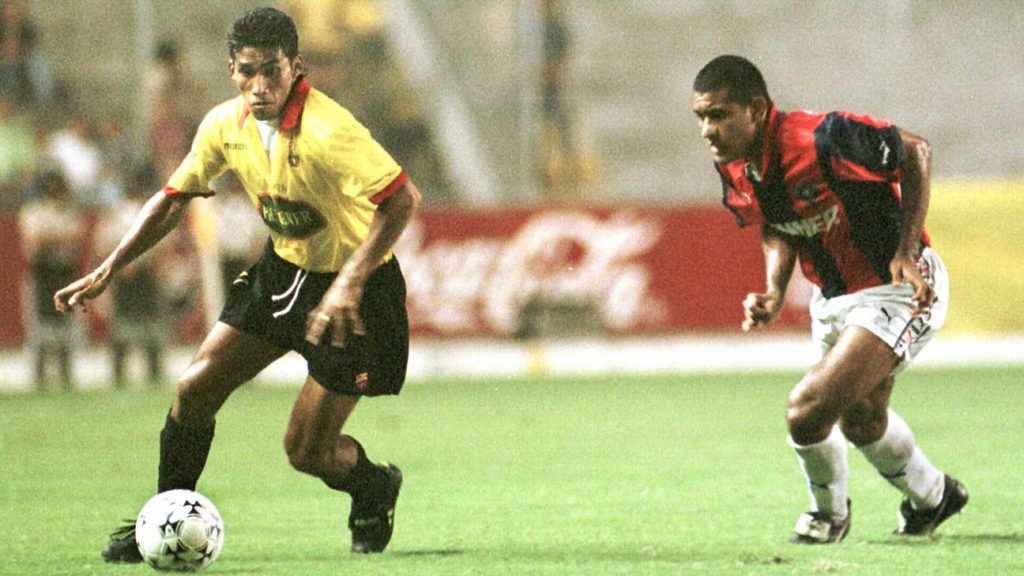 Antecedentes de Cerro Porteño enfrentando a equipos de Ecuador